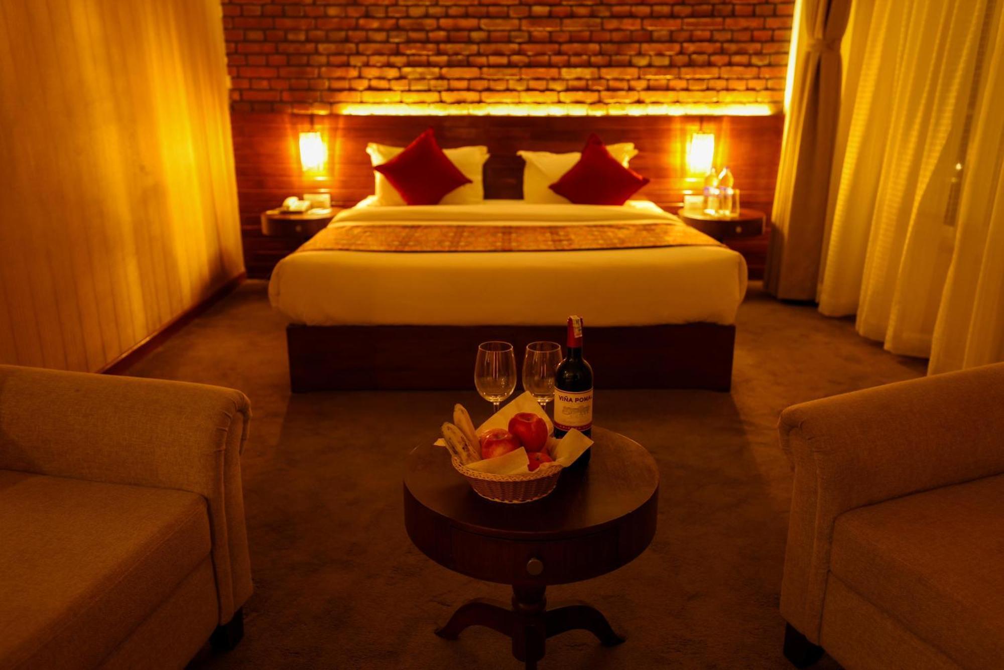 Hotel Dolmaling Kathmandu Esterno foto